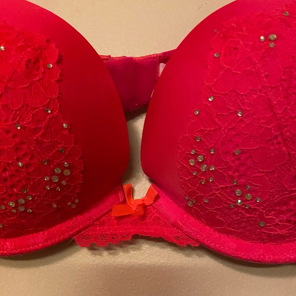 Women’s Victoria’s Secret Rhinestone Push Up Bra - Picture 2 of 9